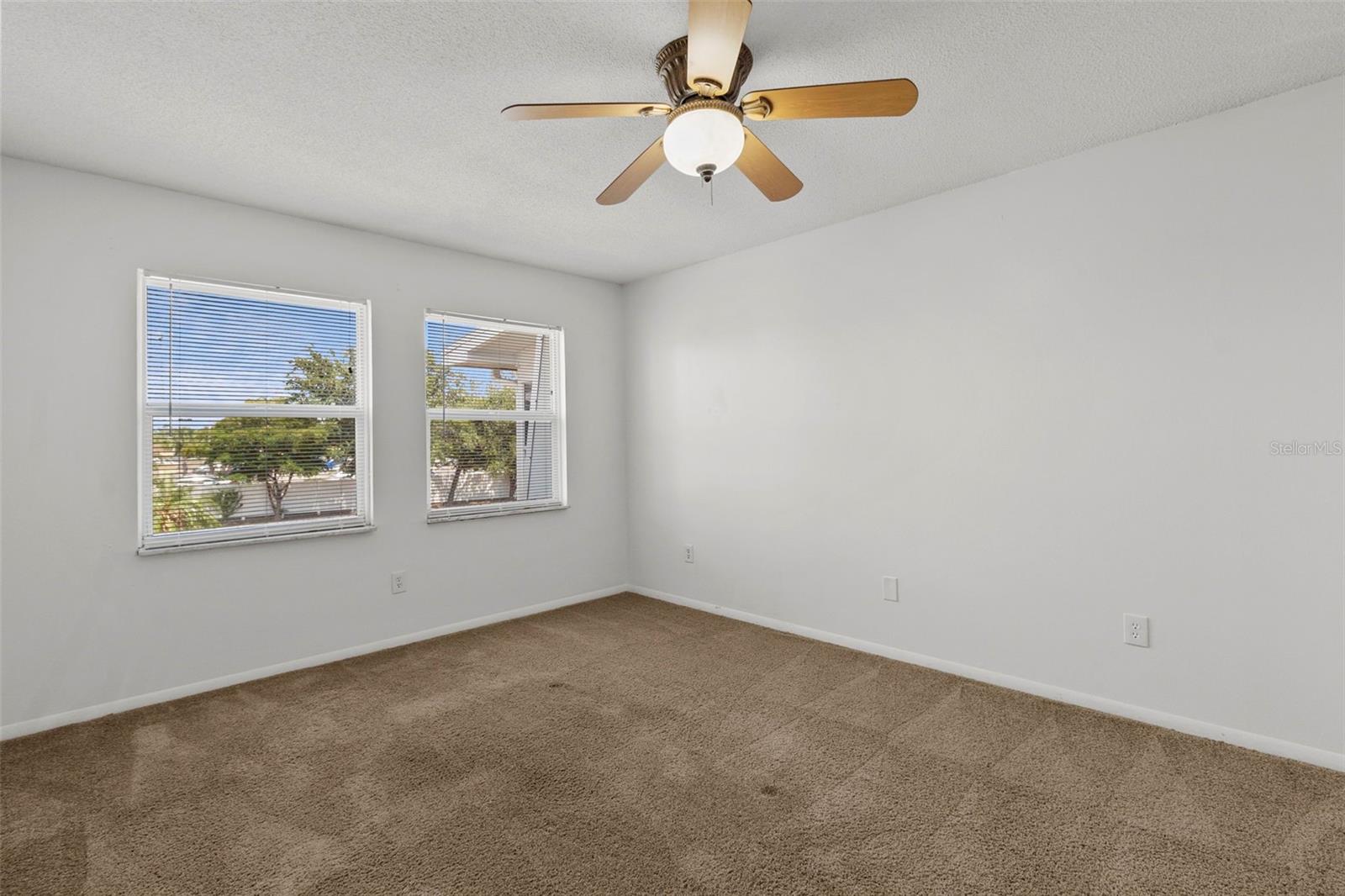 EDGEWATER MANOR - Residential
