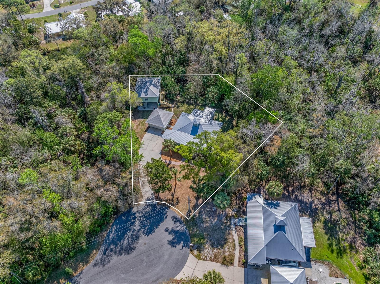 COUNTRY OAKS - Residential