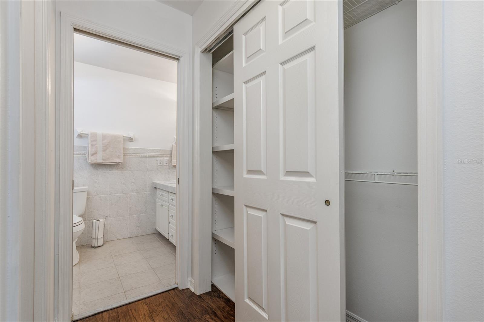 COUNTRY OAKS - Residential