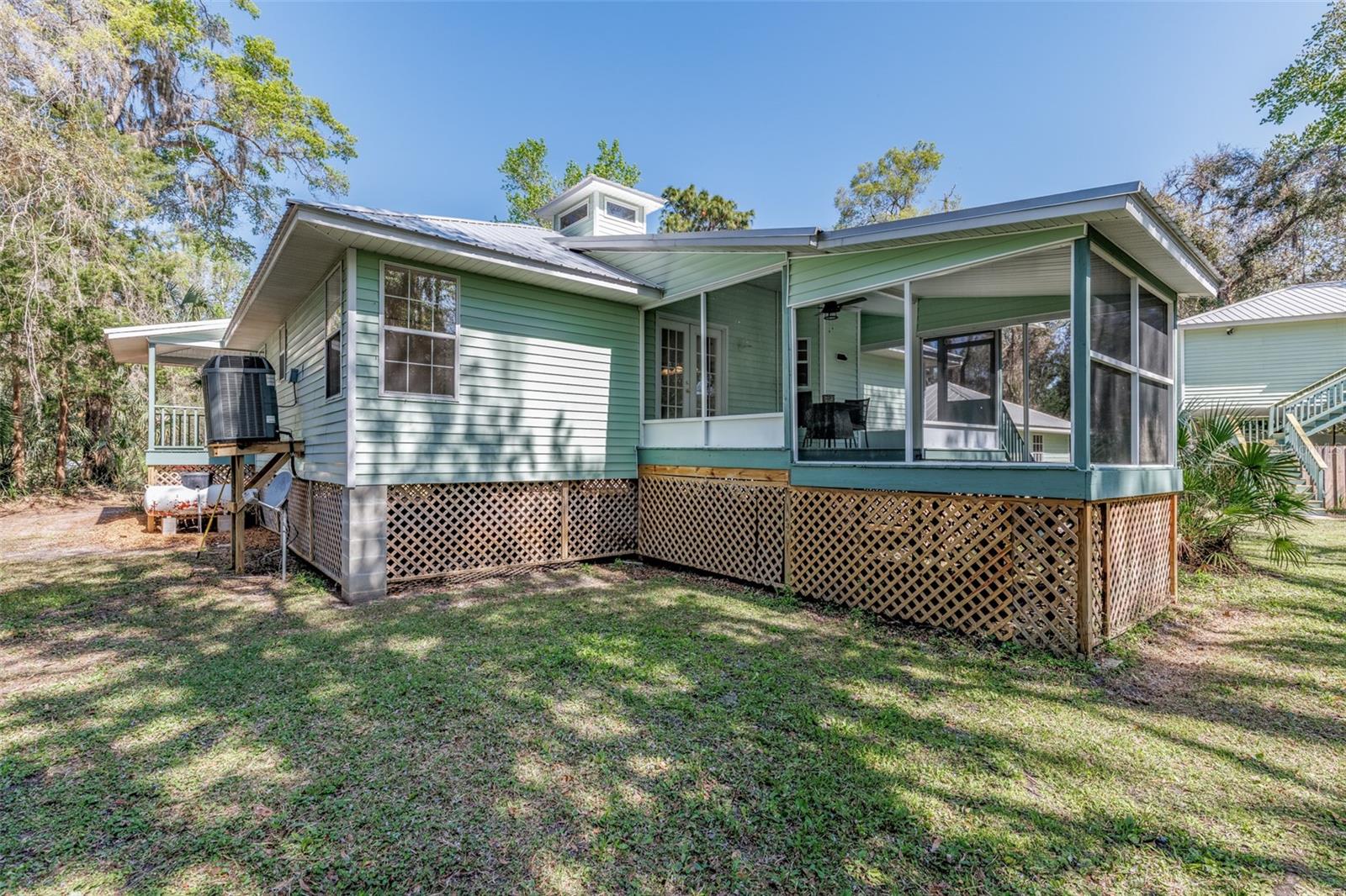 COUNTRY OAKS - Residential