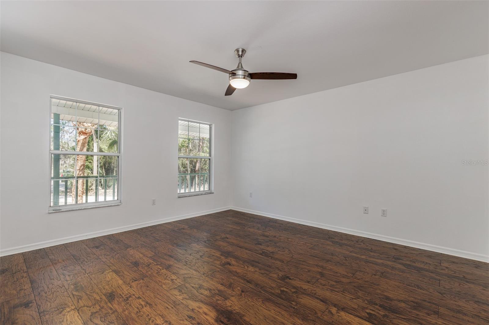 COUNTRY OAKS - Residential