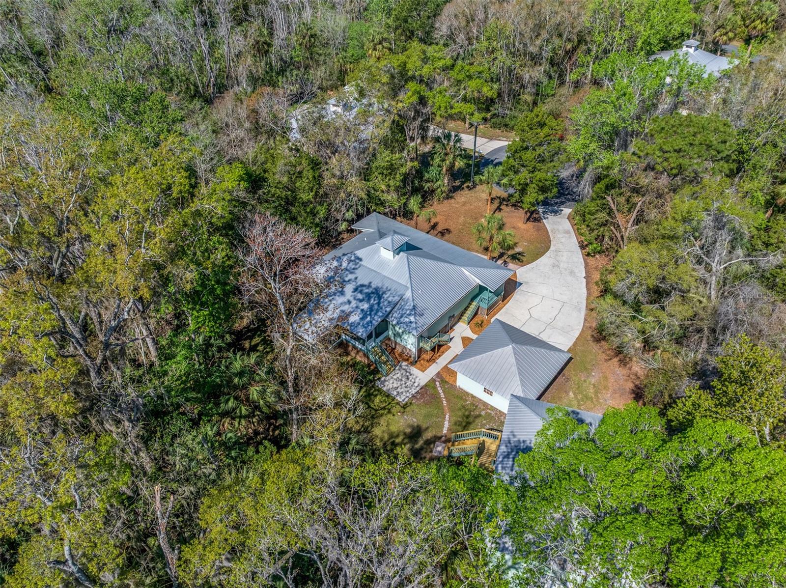 COUNTRY OAKS - Residential