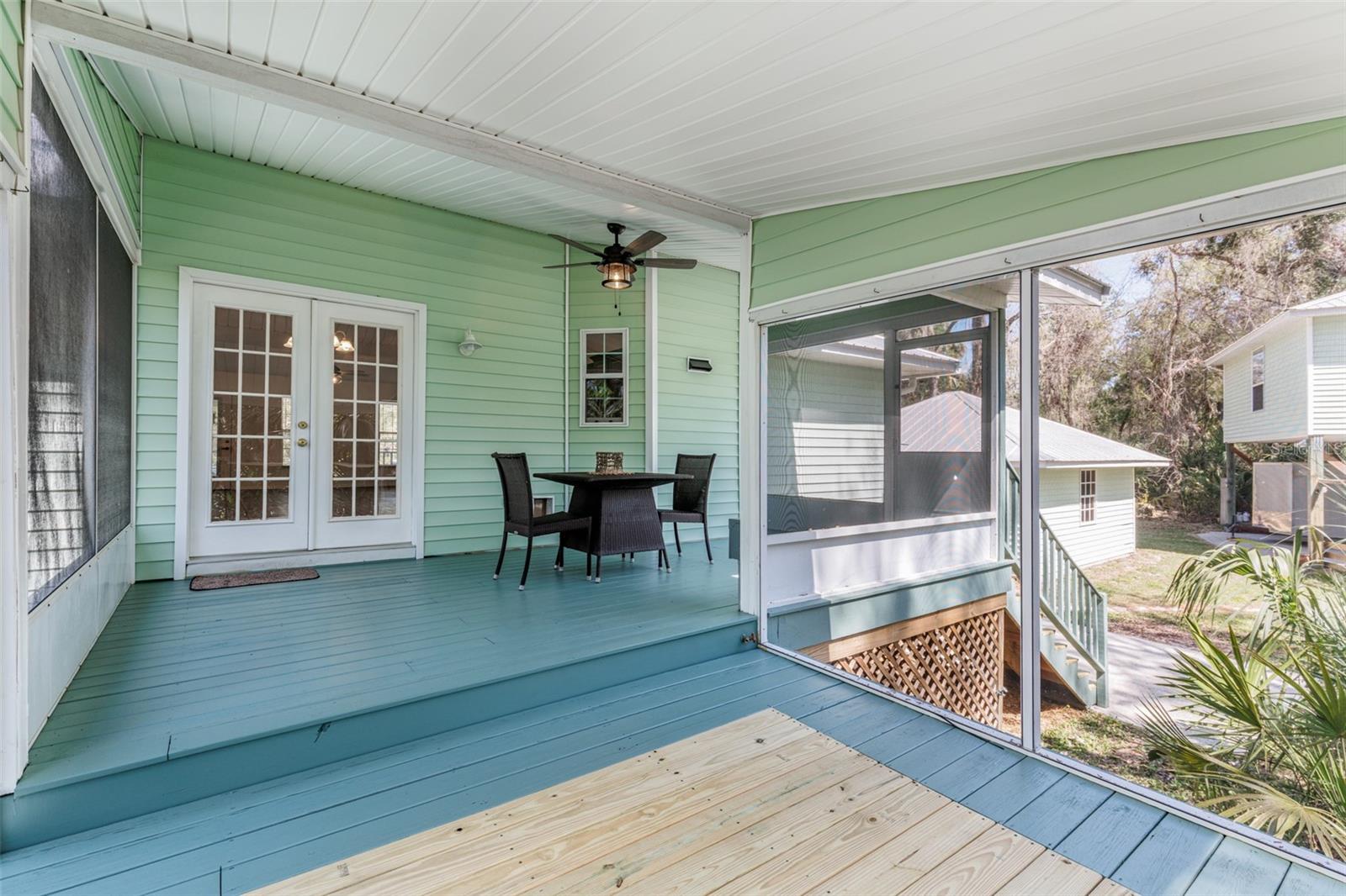 COUNTRY OAKS - Residential