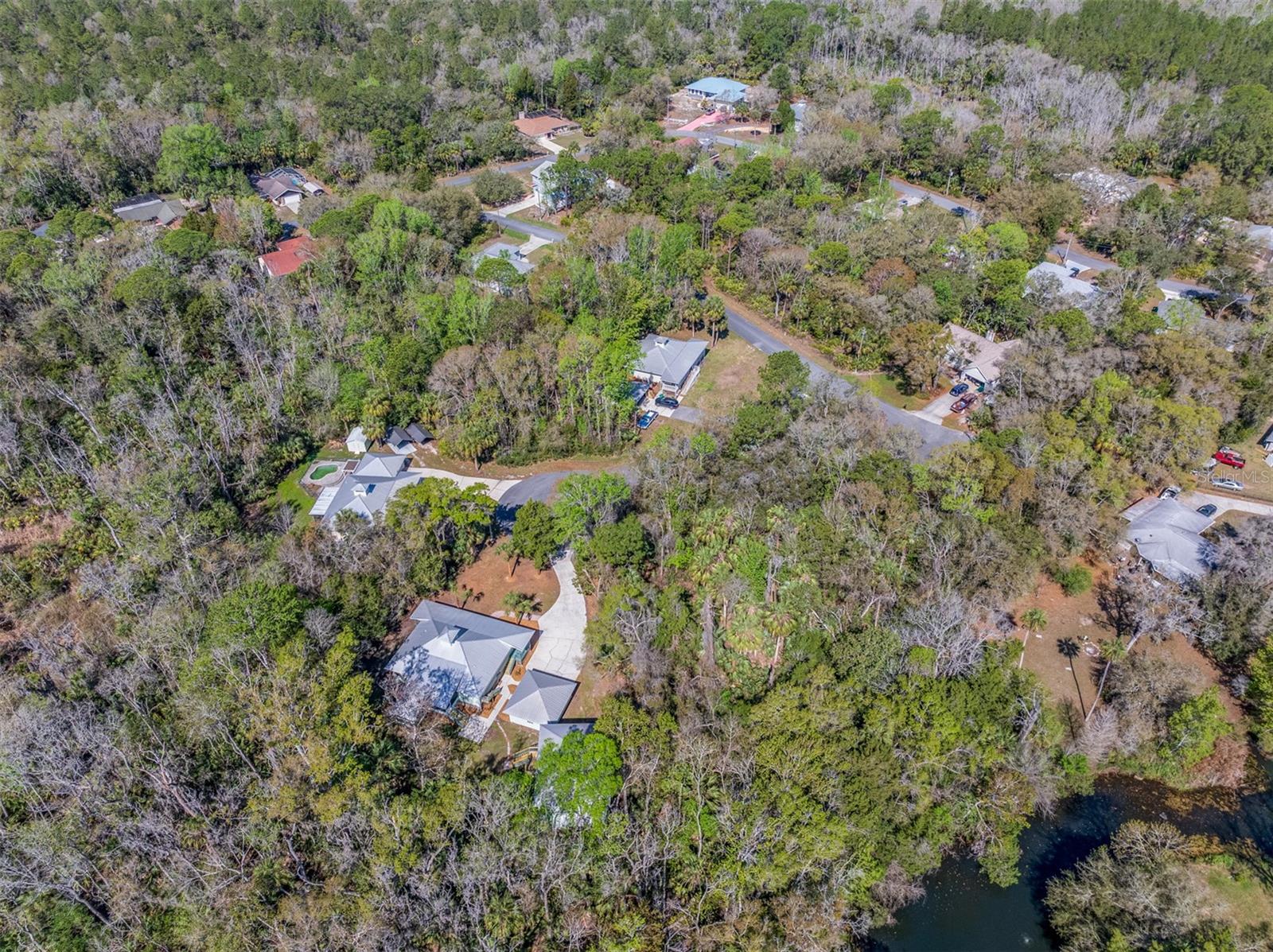 COUNTRY OAKS - Residential