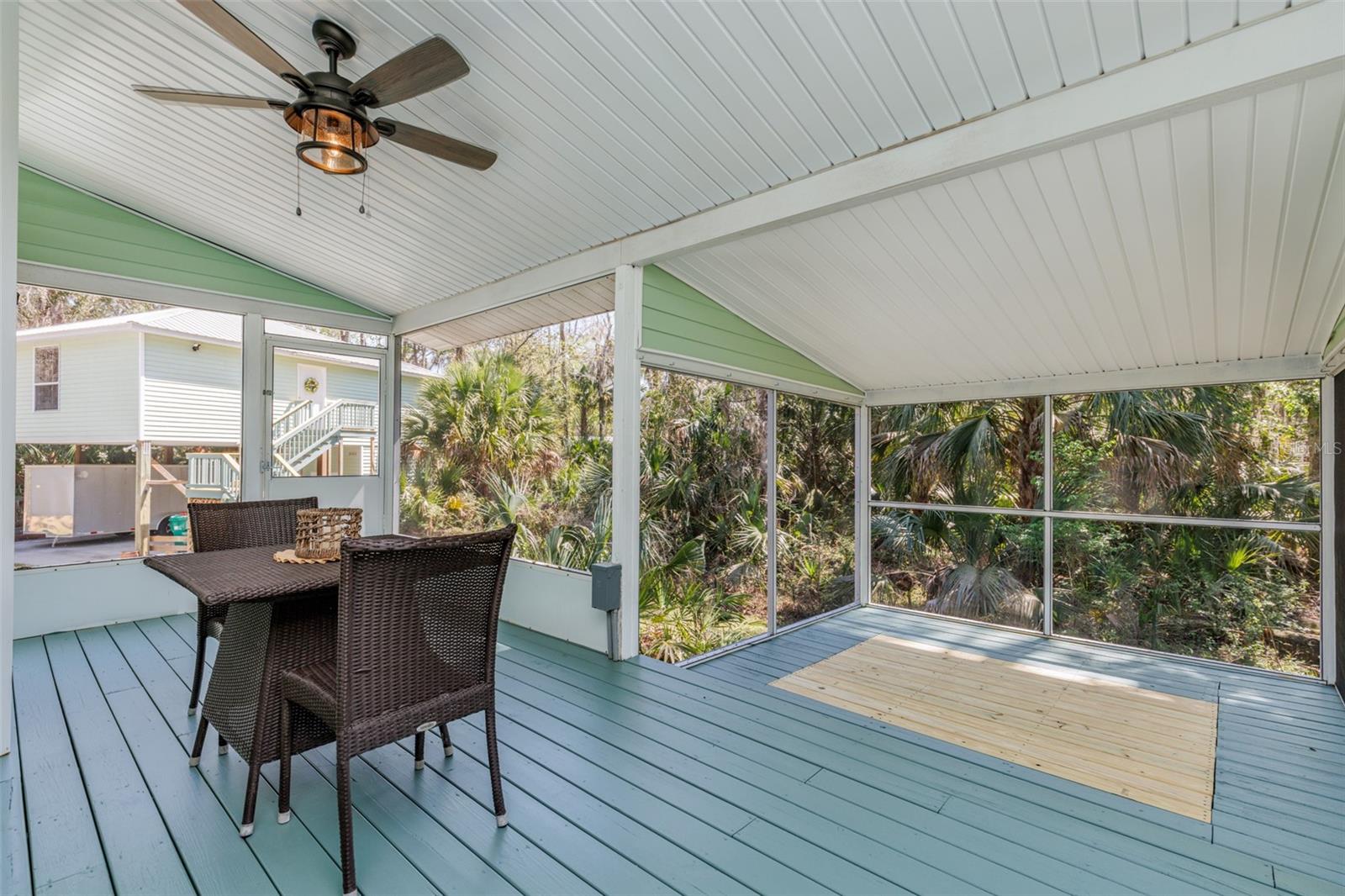 COUNTRY OAKS - Residential