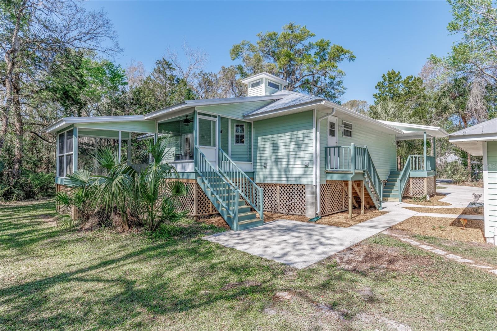 COUNTRY OAKS - Residential