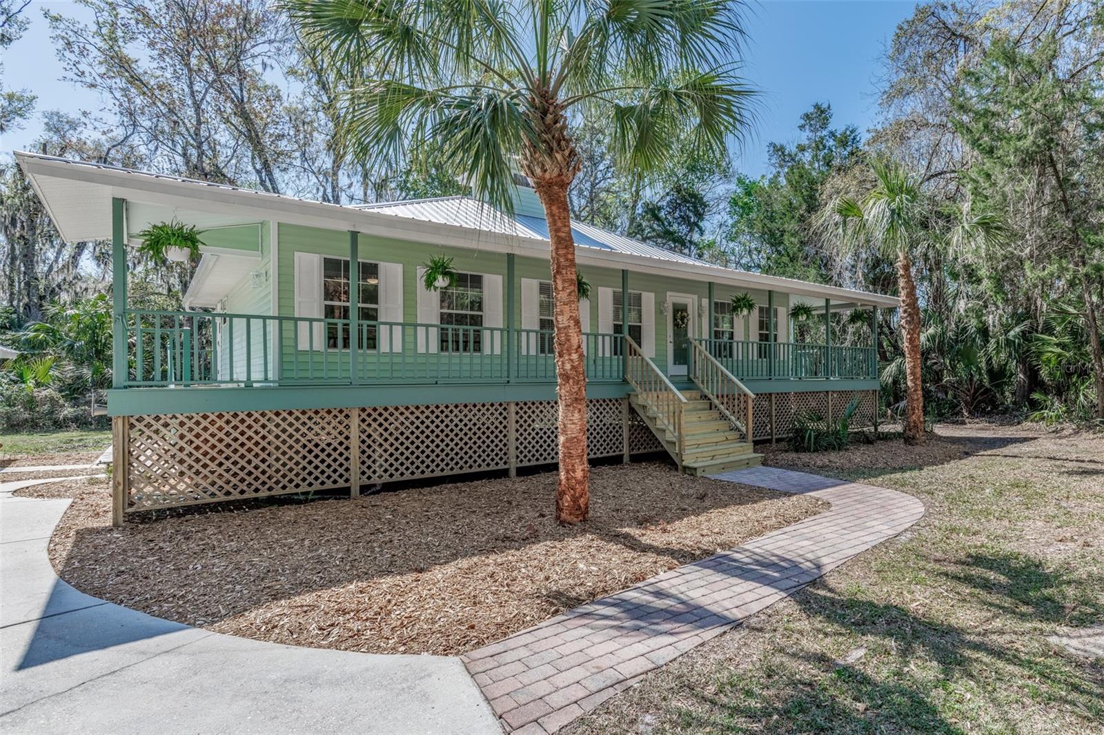 COUNTRY OAKS - Residential