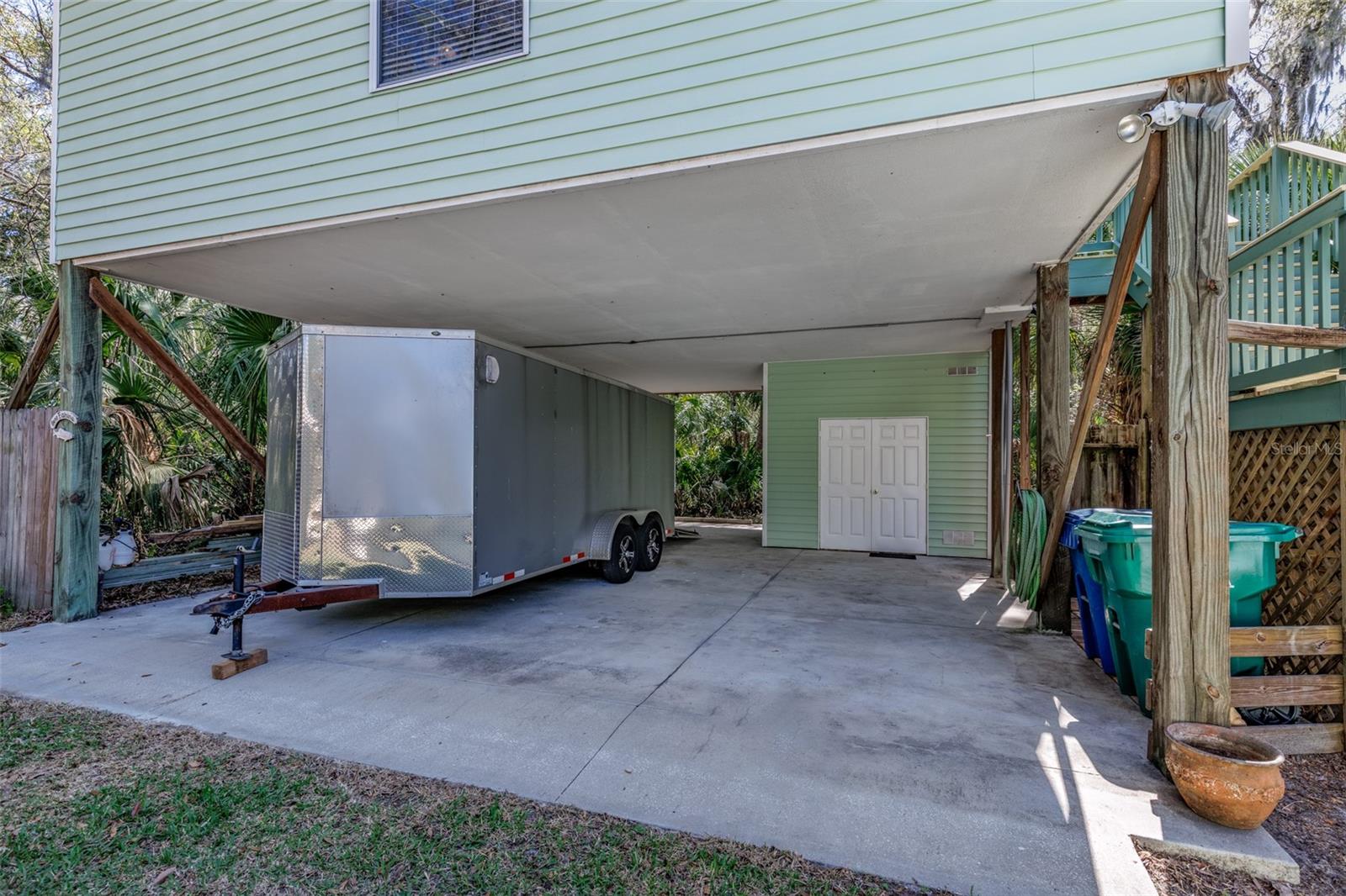 COUNTRY OAKS - Residential