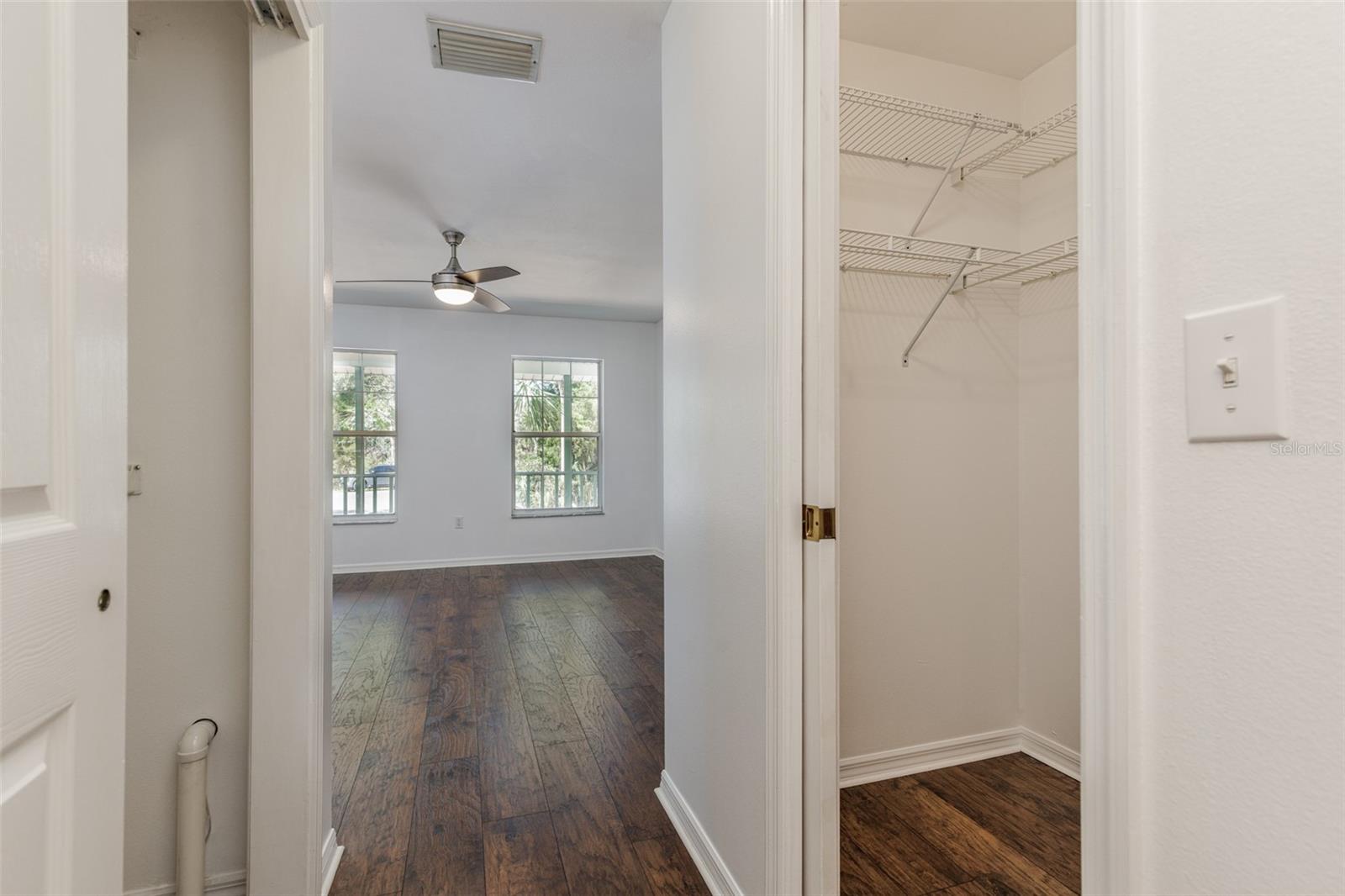 COUNTRY OAKS - Residential