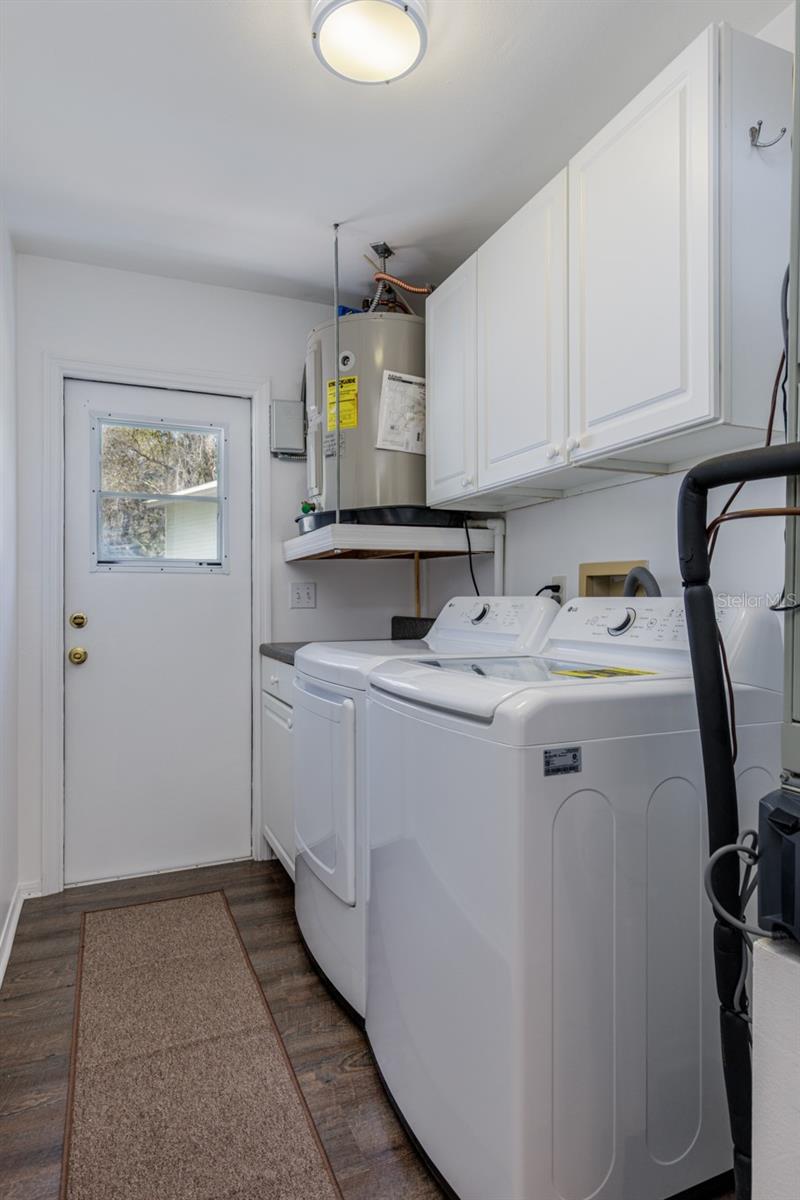 COUNTRY OAKS - Residential