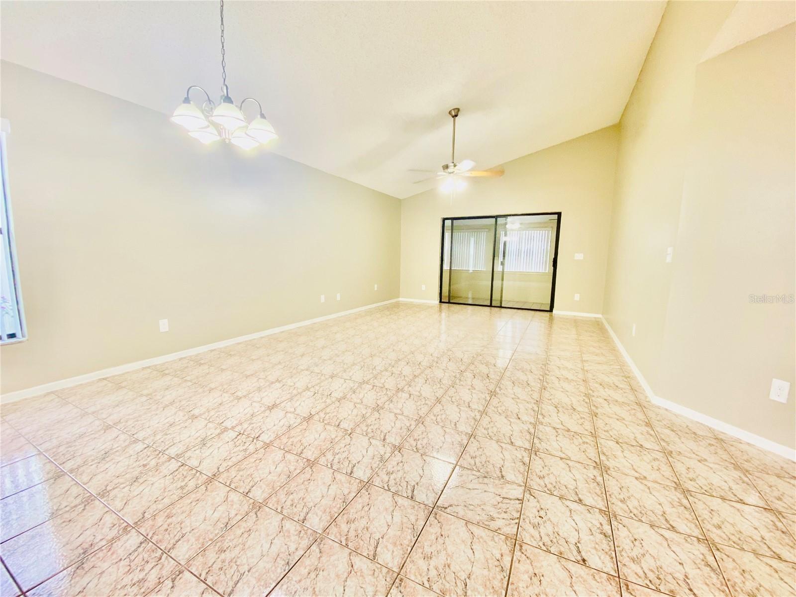 378 CHICAGO WOODS CIRCLE