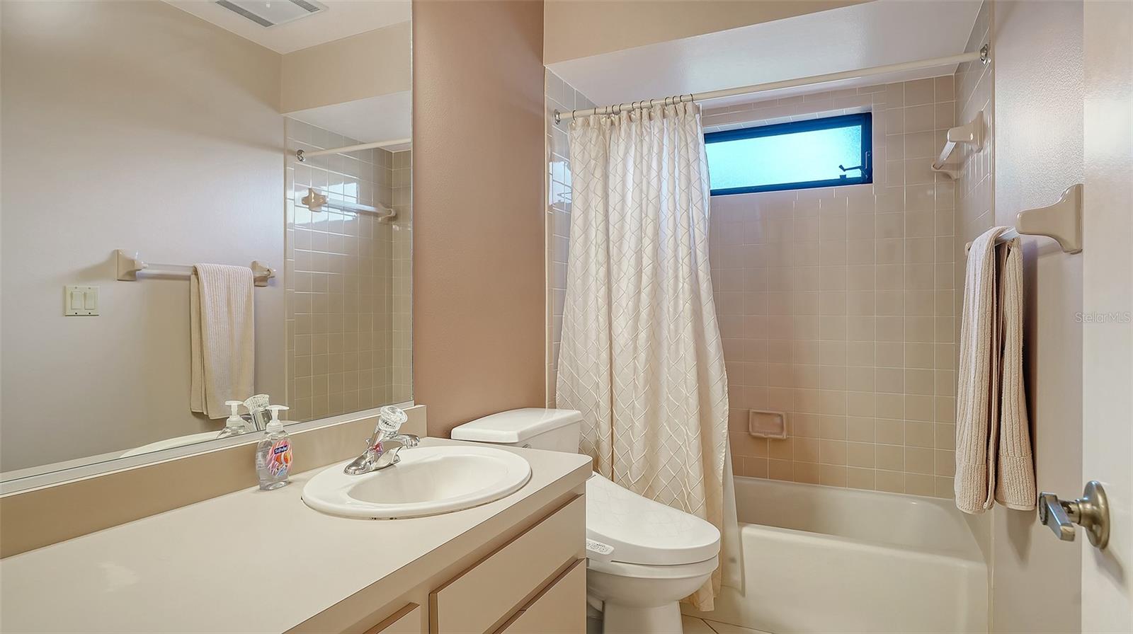 CENTER GATE ESTATES PH 01B - Residential