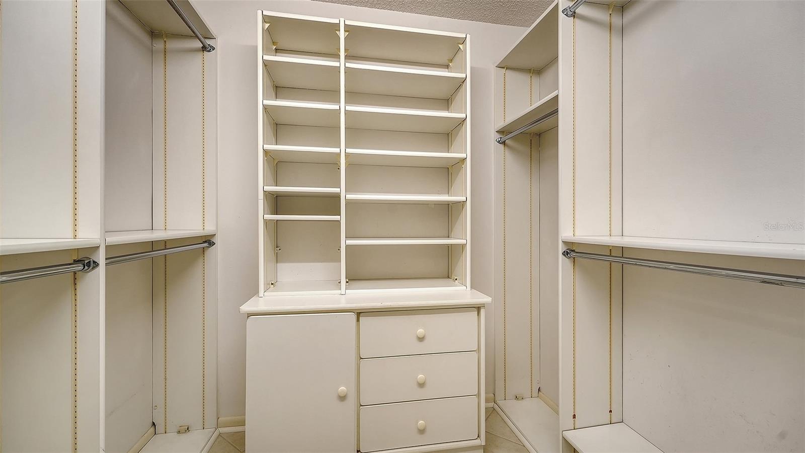 CENTER GATE ESTATES PH 01B - Residential