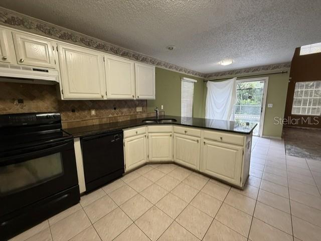 6588 PICCADILLY LANE
