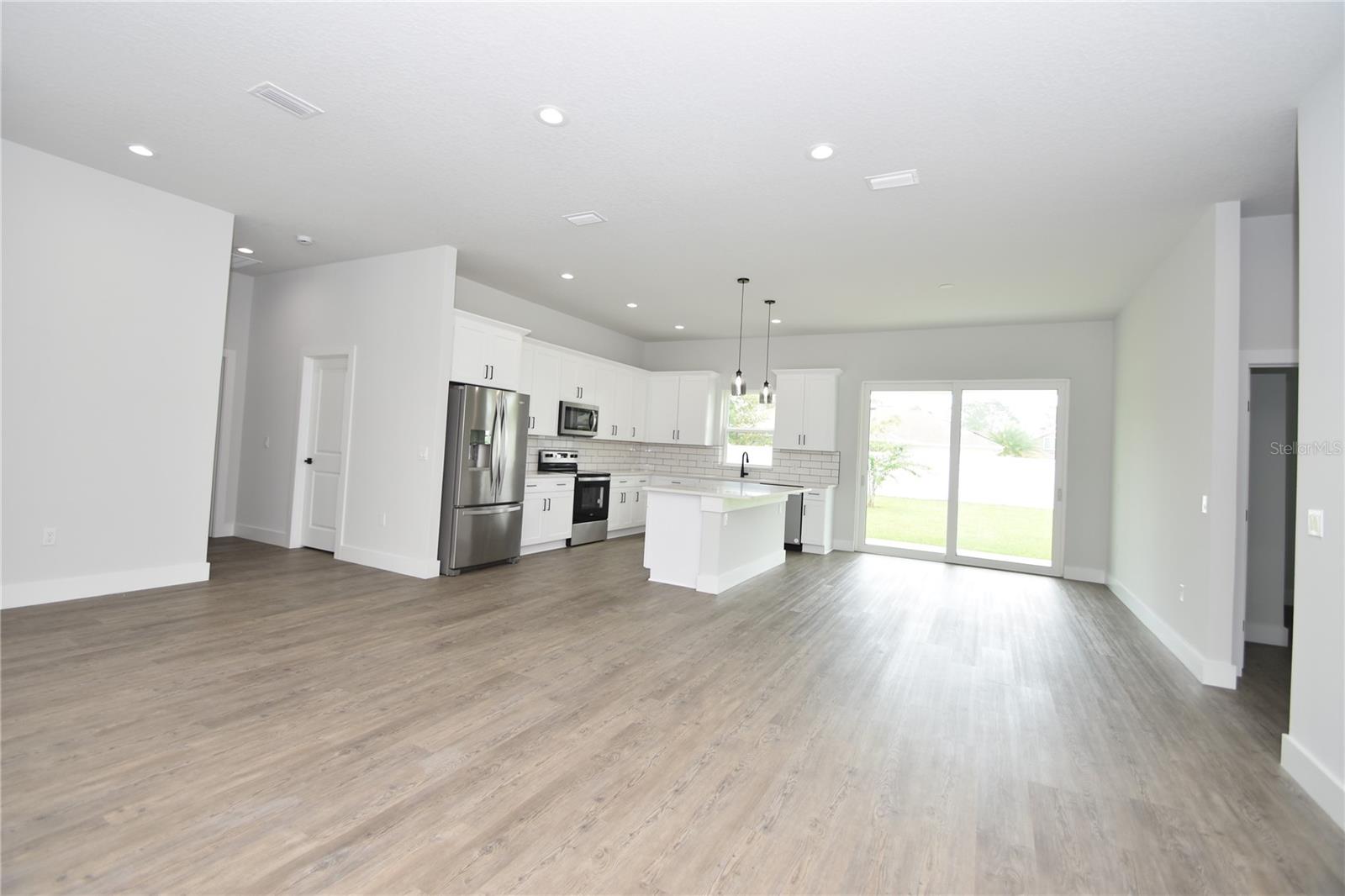 PINE LAKES - Residential Lease