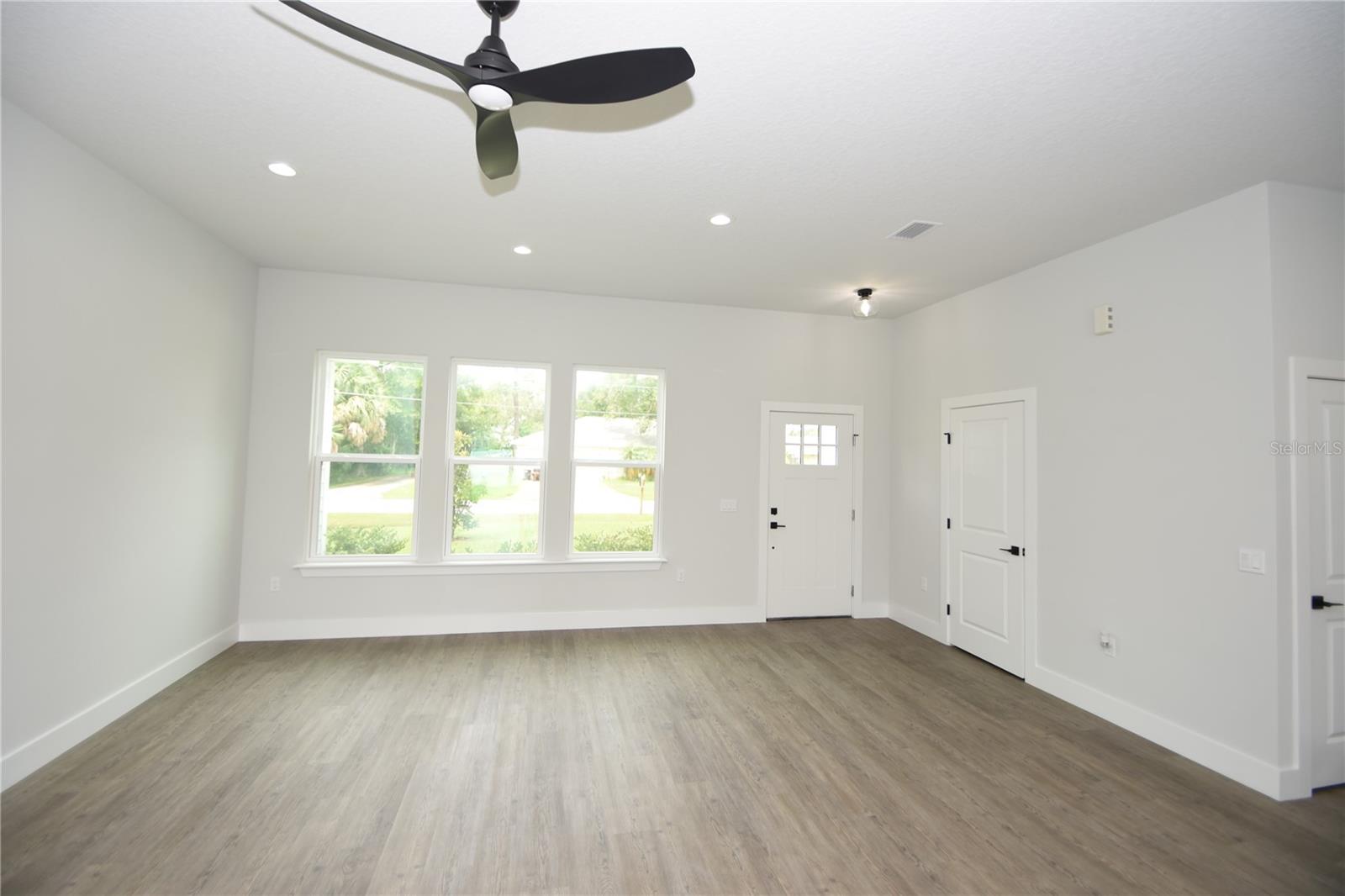 PINE LAKES - Residential Lease