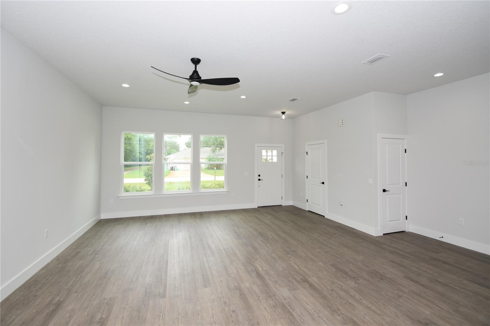 PINE LAKES - Residential Lease