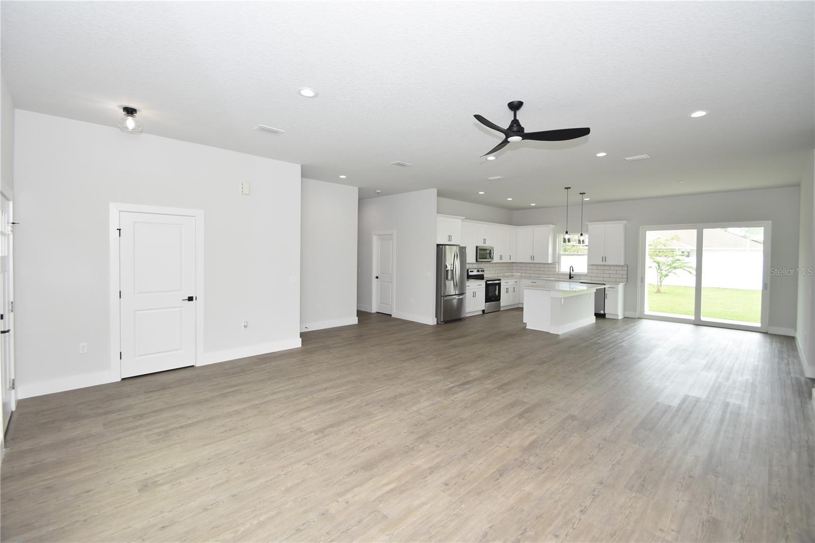 PINE LAKES - Residential Lease