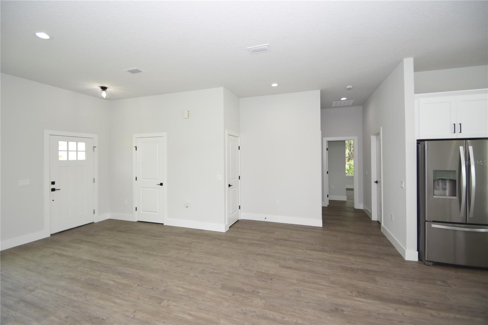 PINE LAKES - Residential Lease