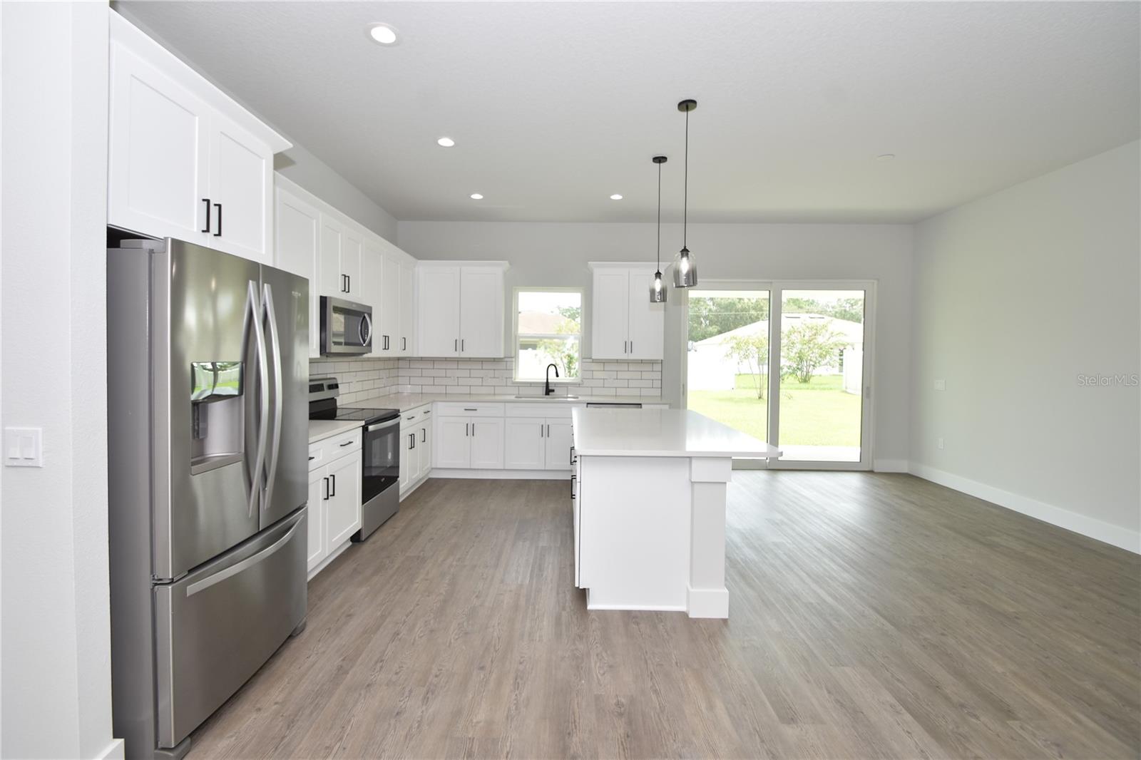 PINE LAKES - Residential Lease