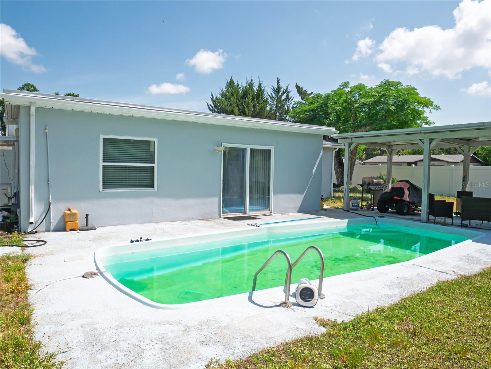 TWIN LAKES MNR - Residential