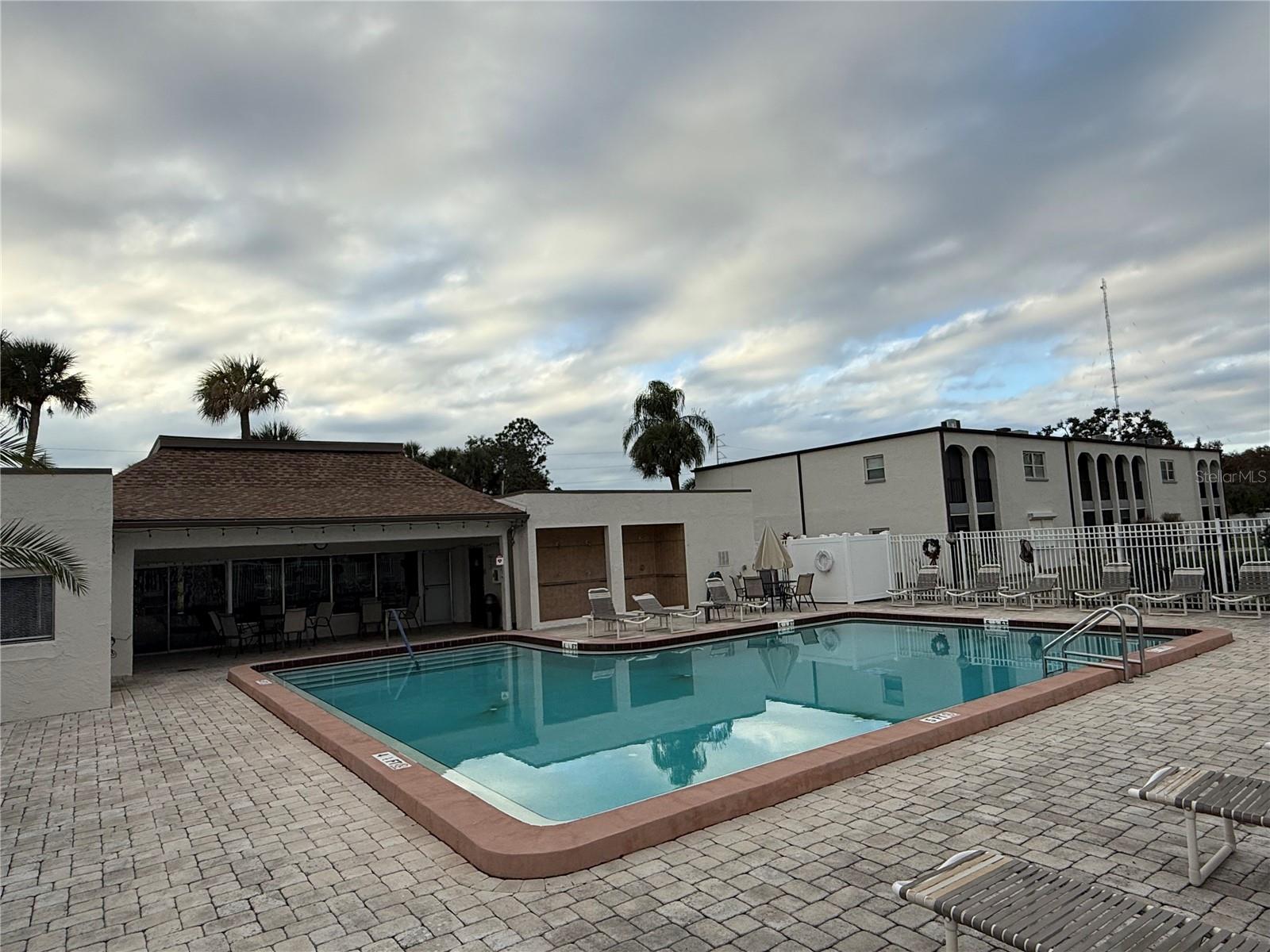 BOULEVARD CLUB THE CONDO - Residential