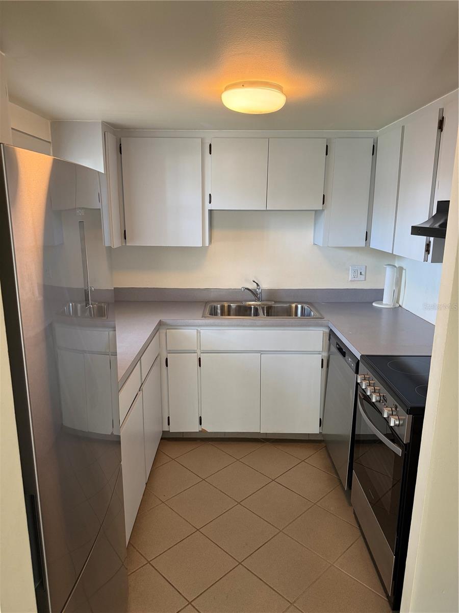 7701 STARKEY ROAD 711