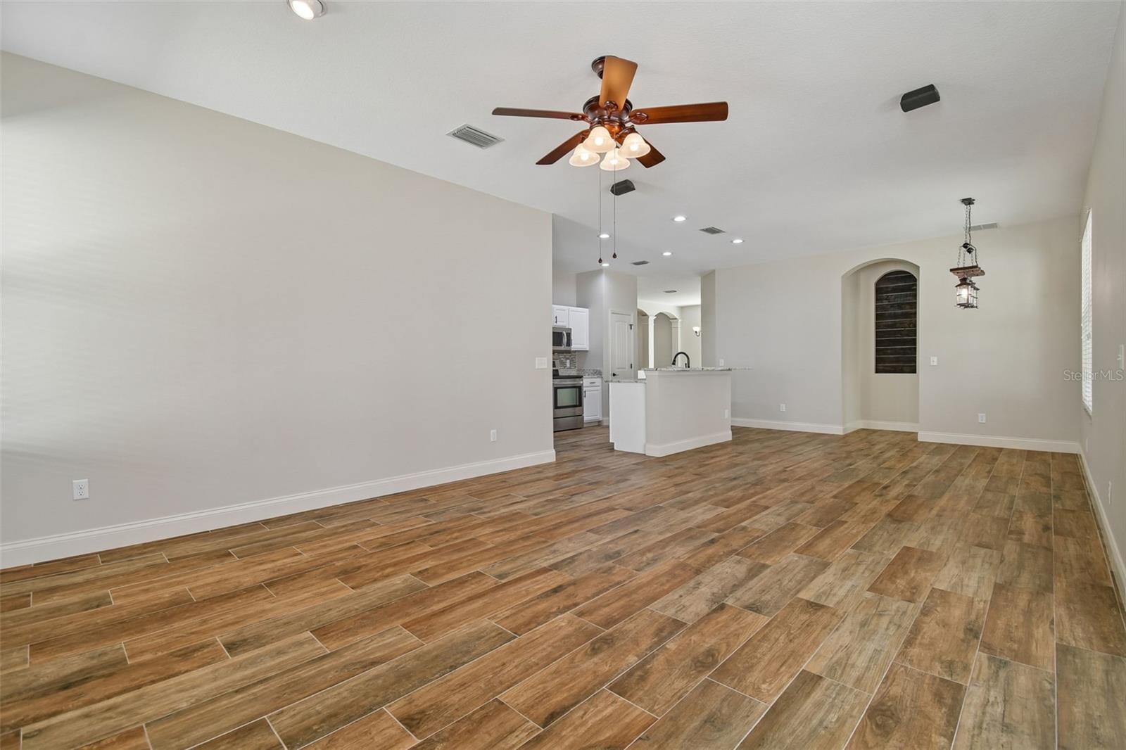 BLOOMINGDALE VILLAGE PH I SUB - Residential