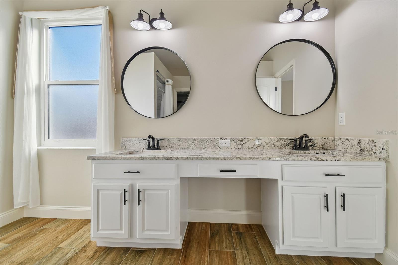 BLOOMINGDALE VILLAGE PH I SUB - Residential