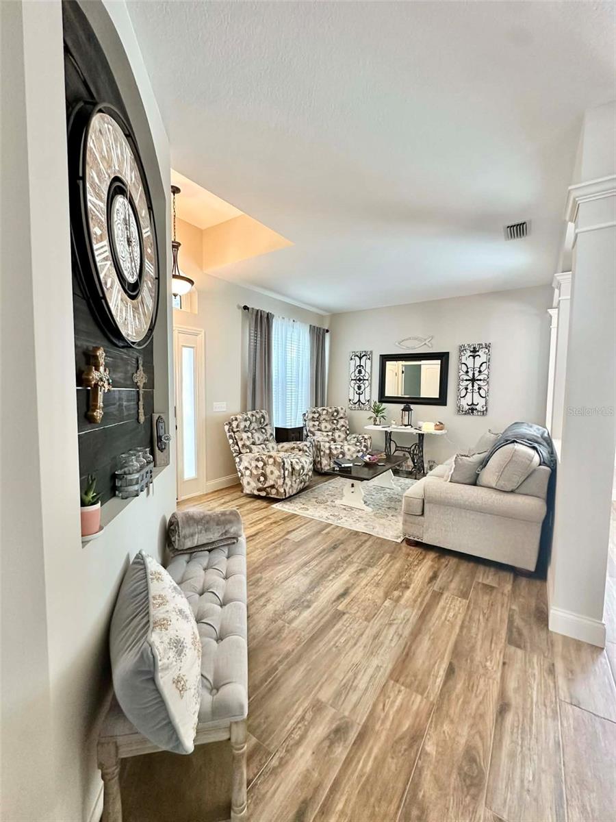 BLOOMINGDALE VILLAGE PH I SUB - Residential