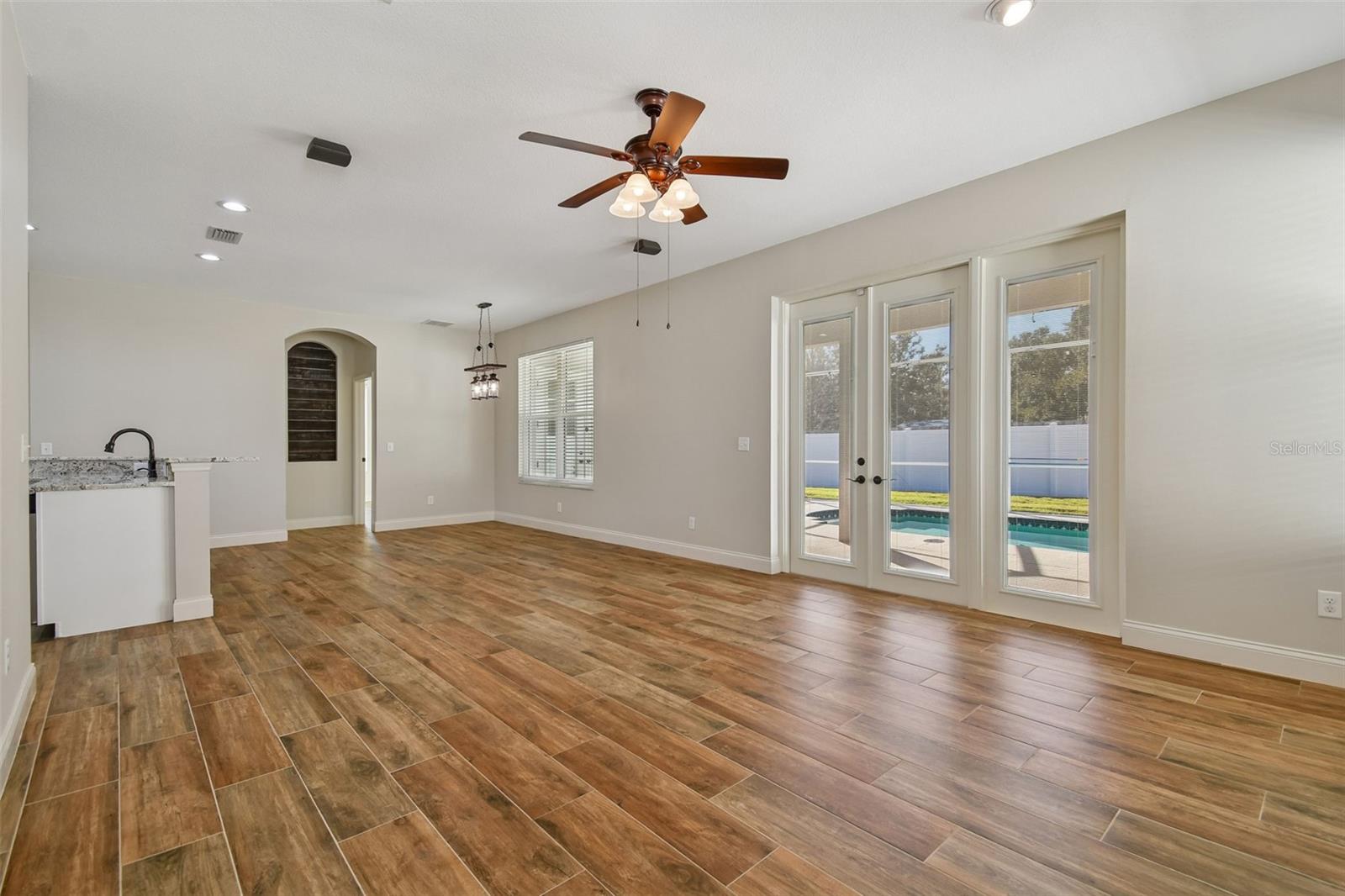 BLOOMINGDALE VILLAGE PH I SUB - Residential