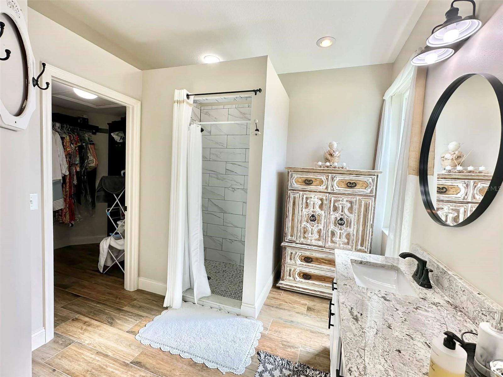 BLOOMINGDALE VILLAGE PH I SUB - Residential