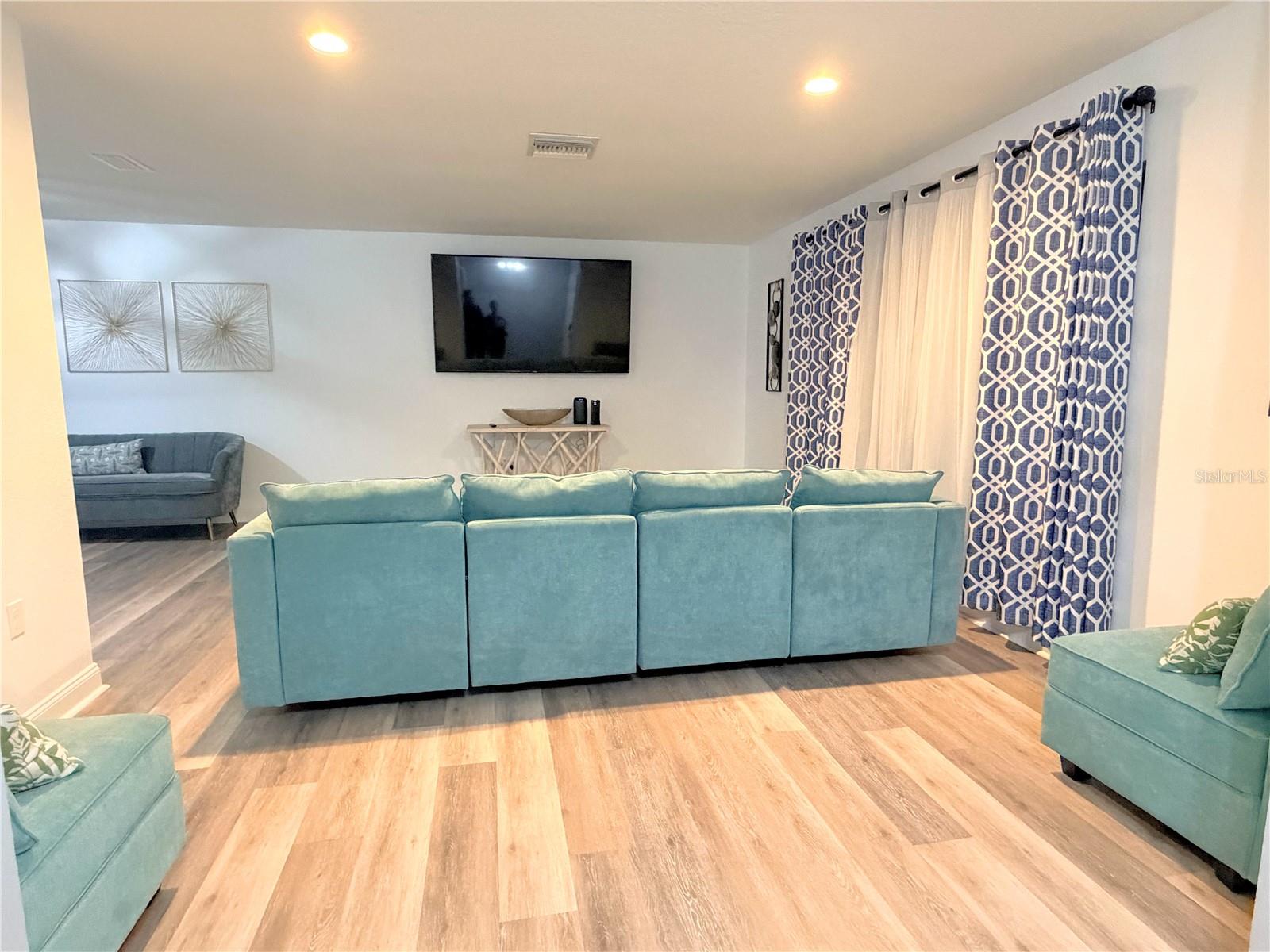 SPRING HILL - Residential