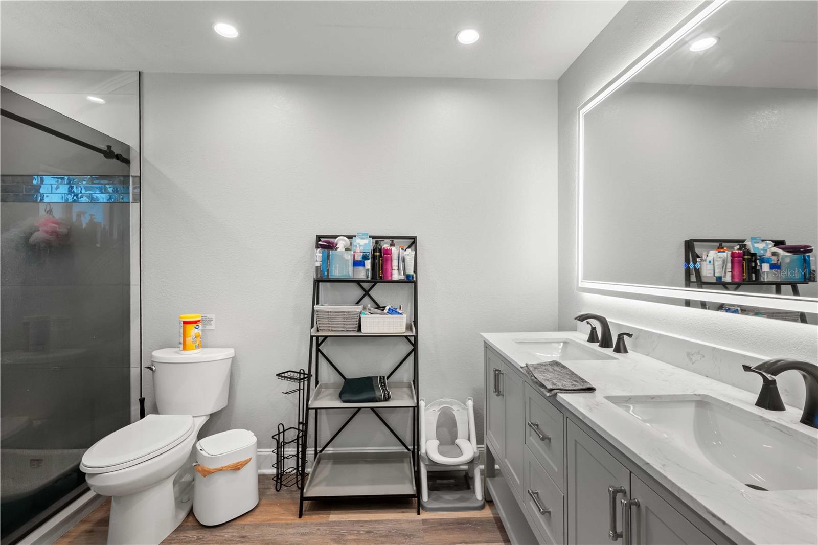 SPRING HILL - Residential