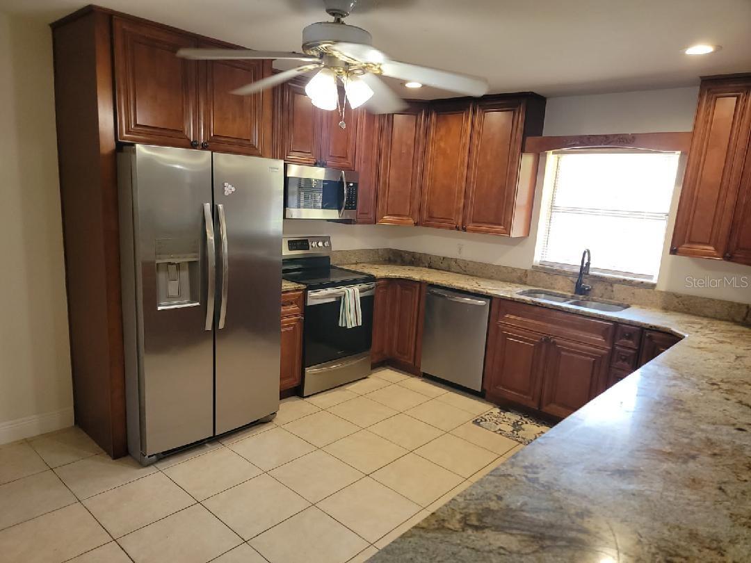 SHADY OAK ESTATES - Residential