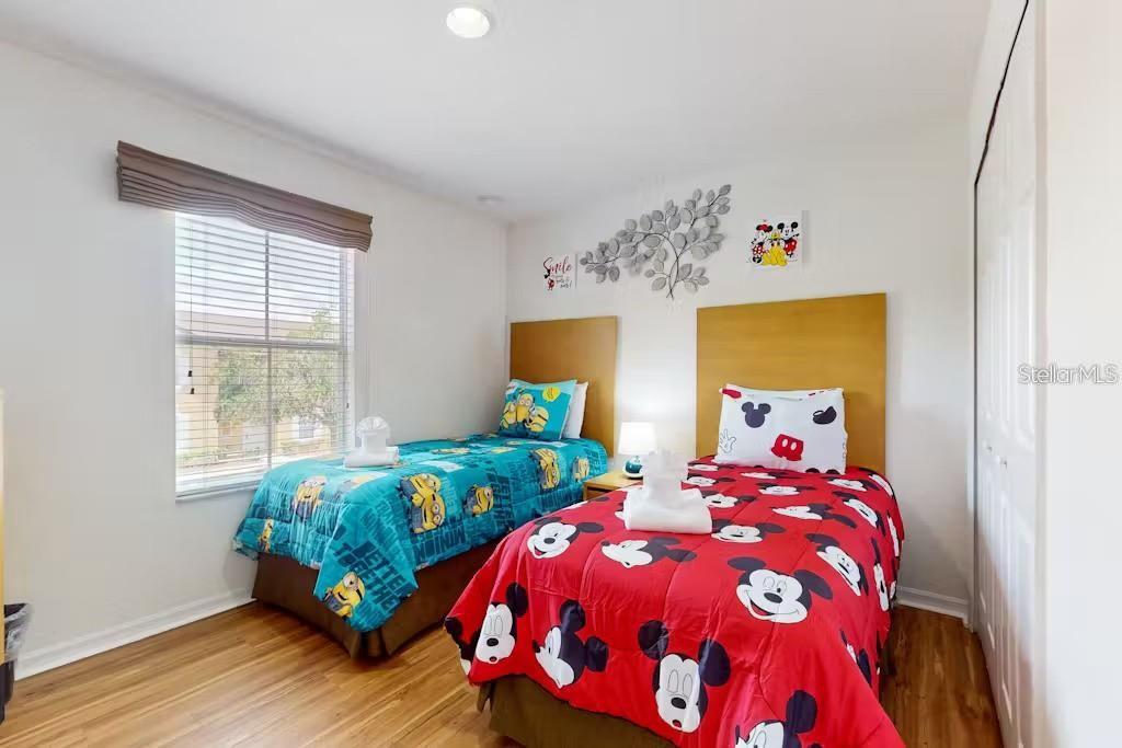 REGAL OAKS AT OLD TOWN - Residential Lease