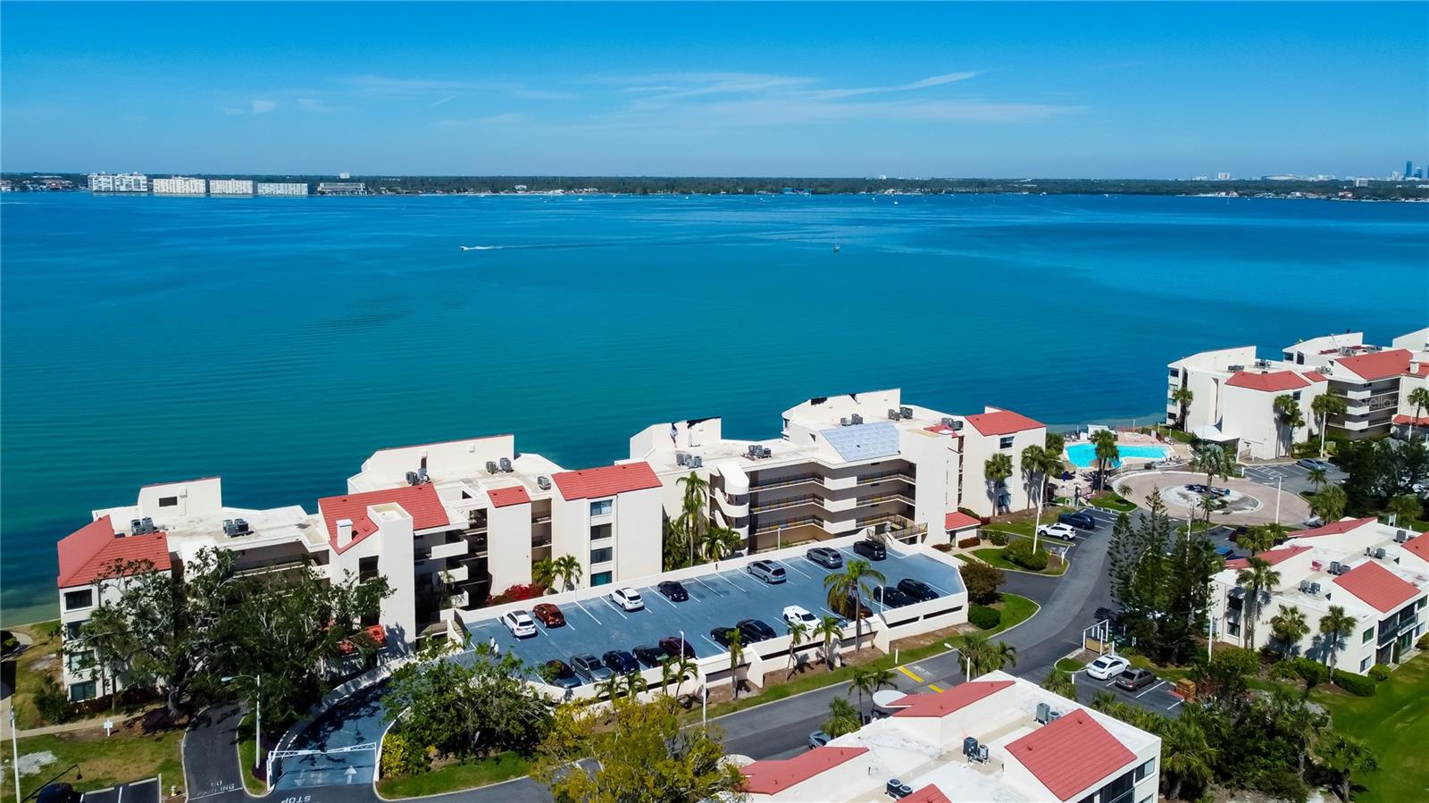 LA PUERTA DEL SOL CONDO - Residential