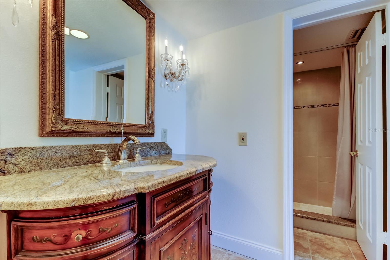 LA PUERTA DEL SOL CONDO - Residential