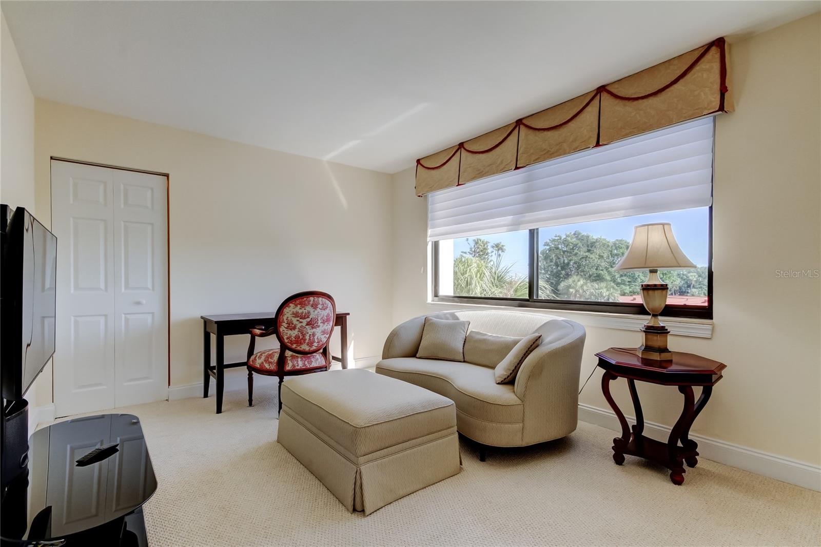 LA PUERTA DEL SOL CONDO - Residential