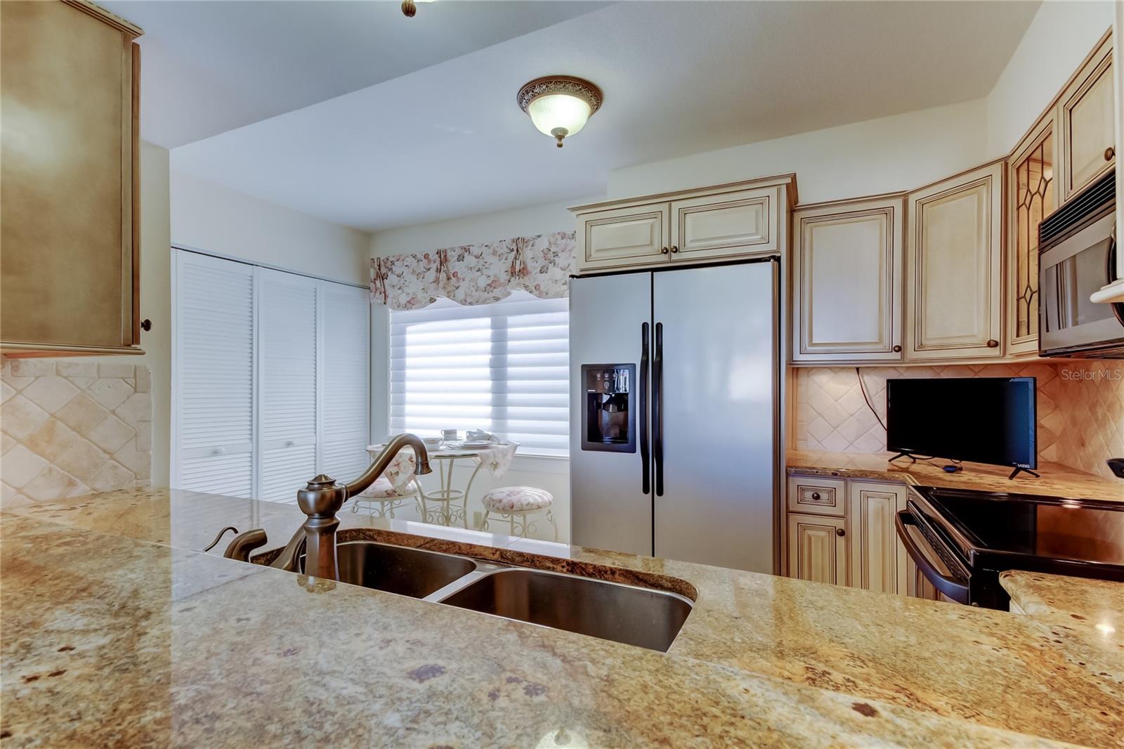 LA PUERTA DEL SOL CONDO - Residential