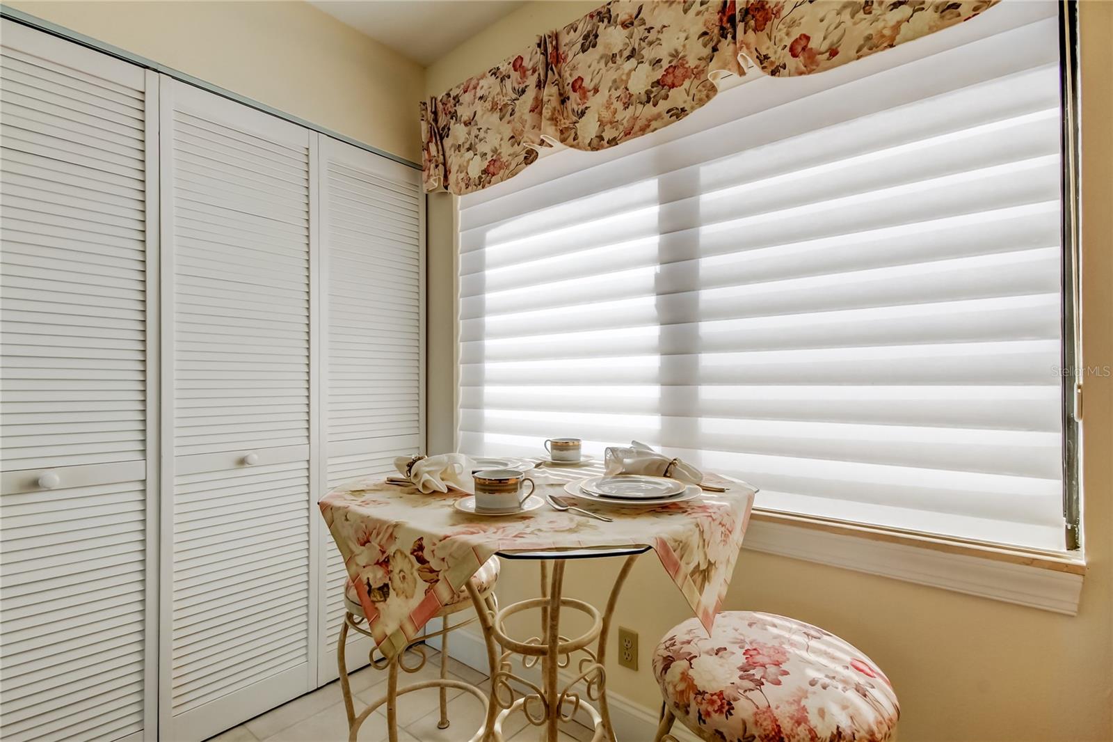 LA PUERTA DEL SOL CONDO - Residential