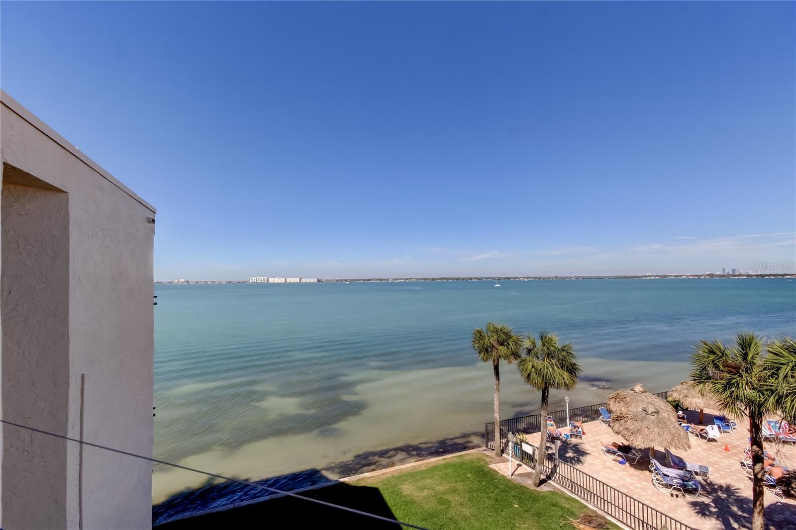 LA PUERTA DEL SOL CONDO - Residential