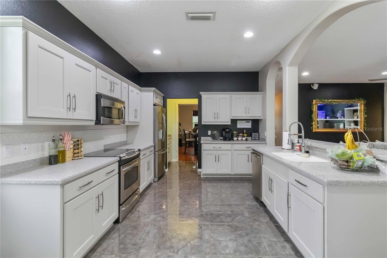 COLONY GROVES - Residential