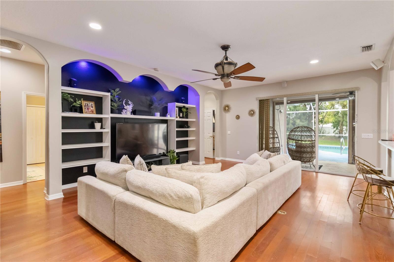 COLONY GROVES - Residential