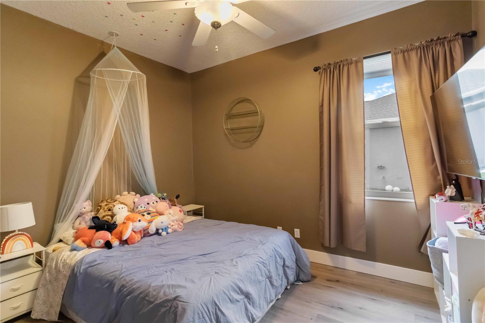 COLONY GROVES - Residential