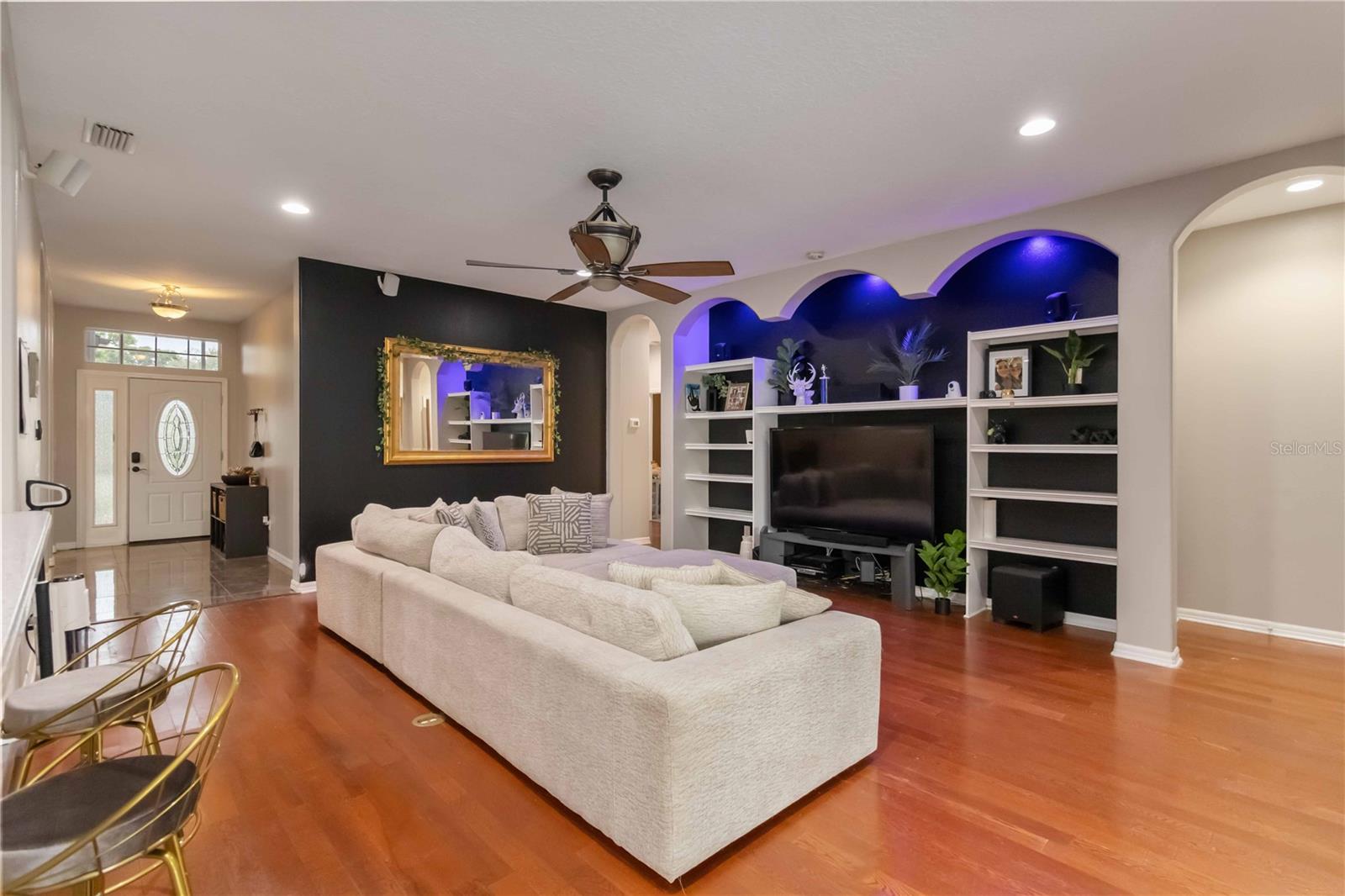 COLONY GROVES - Residential