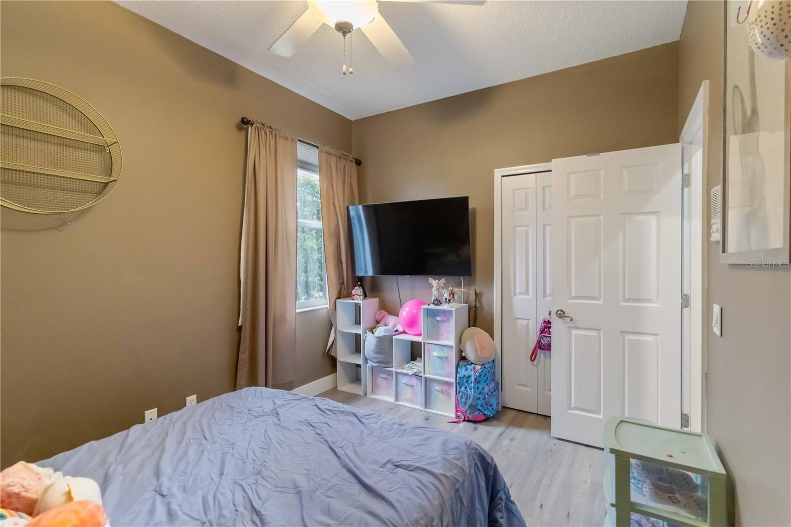 COLONY GROVES - Residential