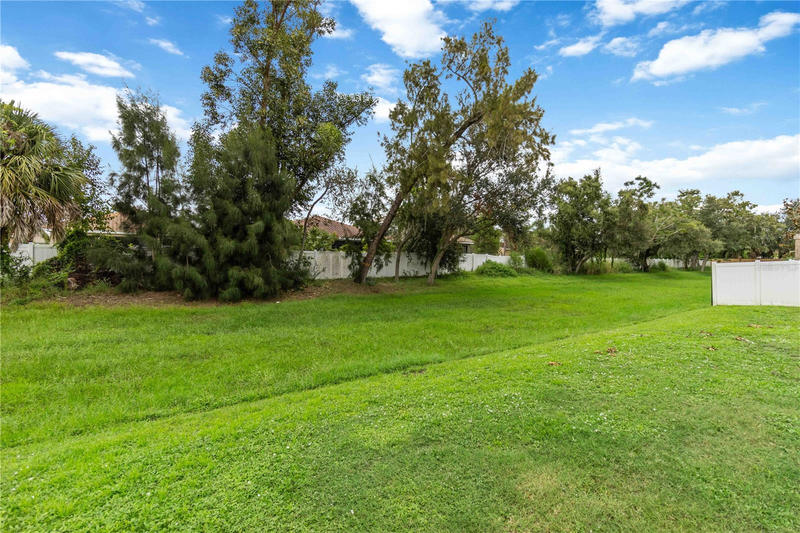 COLONY GROVES - Residential