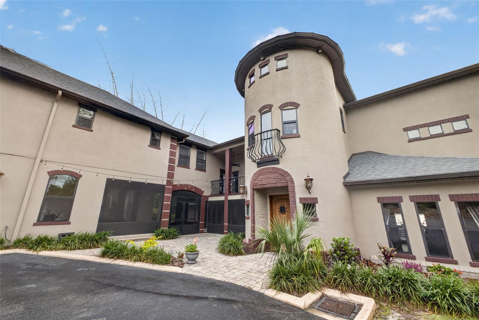 6118 DORA DR