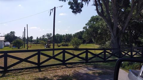 A home in PLANT CITY